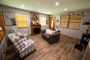 The Red Door Cabin - Image 2