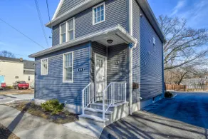 Modern 1BR Walk to Train – Easy NYC Access - Image 3