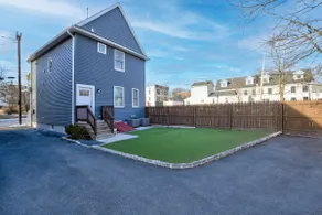 Modern 1BR Walk to Train – Easy NYC Access - Image 4