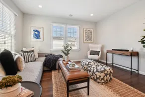 Modern 1BR Walk to Train – Easy NYC Access - Image 5