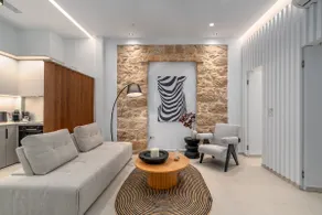 'Green & Blue' Castella Luxury Suites - Image 2