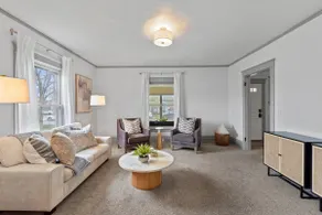 Cozy Modern Lake Geneva Escape – Walk to Downtown - Image 2