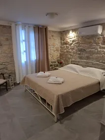 Patriko Stone House - Image 2