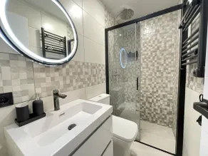 RA5 2-bedroom apartment renovated with wifi - Image 4