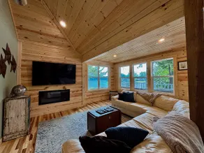 Quiet Waterfront 2 BR w/Dock & Beautiful Deck - Image 5