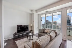 Across Rogers Centre, CNT, 1 Free Parking,5 Sleep - Image 4