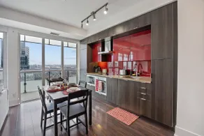 Across Rogers Centre, CNT, 1 Free Parking,5 Sleep - Image 2