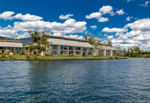 Waterfront Getaway - Image 3