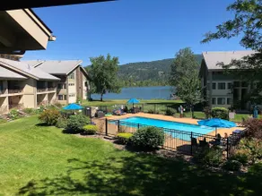 Waterfront Getaway - Image 2