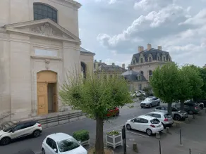 Church view – 2 min from Château de Chantilly - Image 3