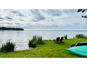 Cozy Lakeside Retreat - Image 3