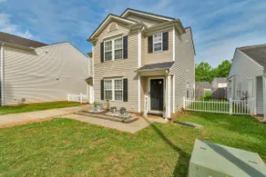 Pet friendly family home near Uptown&WWC | no fees - Image 2
