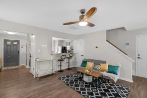 Pet friendly family home near Uptown&WWC | no fees - Image 3