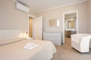GuestHost- Mare Monti Apartment 7 - Image 2