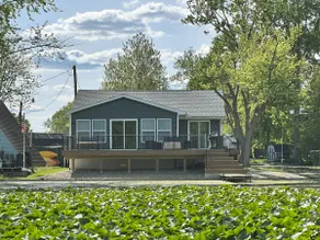 Lakeside, Kayaks, Large Deck, Endless Water Views - Image 5
