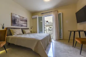 Old Town Spilia Home - Image 2