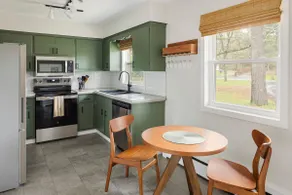 Pineview Lodge – Big Living Room + Built-in Bar - Image 4