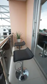 Comfortable and conveniently located room - Image 4