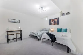 Kings Cove: Modern Studio BSMT, Parking, Mini Bar! - Image 3