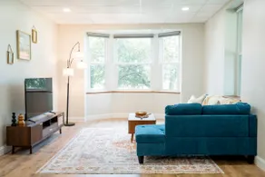 Cozy Corner Near UPMC & Downtown - Image 4