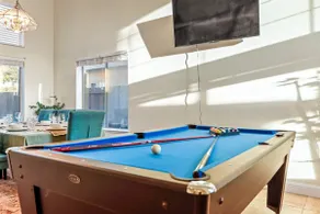 5BD Spacious Haven | Billiards, Air Hockey, Games+ - Image 5