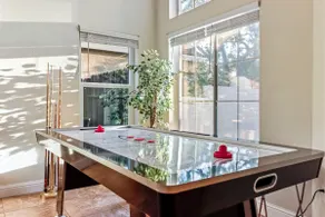 5BD Spacious Haven | Billiards, Air Hockey, Games+ - Image 4