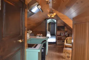 One bedroom loft apartment - Image 4