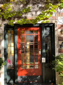 Upscale Urban Retreat 1 bedroom, ground Floor - Image 3