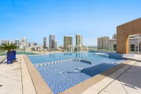 Stylish Apt with Balcony & Views - Image 5