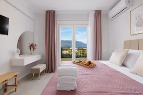 Nikol Seaview Luxury Apartments - Image 4