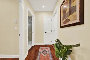 Private and Cozy 1 bedroom Suite | 30 Min to DT - Image 4