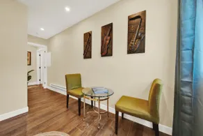 Private and Cozy 1 bedroom Suite | 30 Min to DT - Image 3