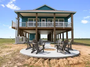'Forever5o' A Bayfront Retreat - Image 2