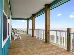 'Forever5o' A Bayfront Retreat - Image 3