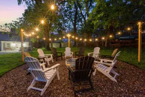 Hot Tub*Sauna*Massage chair*Fire pit*Arcade games - Image 3