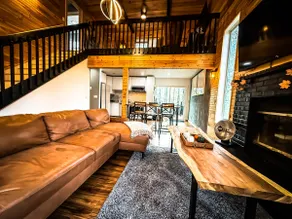 Magic in Poconos *5br Hot tub*Fire pit* Game room - Image 4