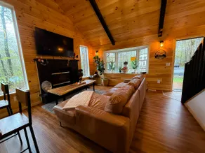Magic in Poconos *5br Hot tub*Fire pit* Game room - Image 2