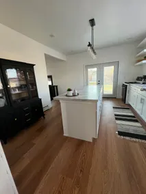 Modern 4BR Beach Retreat-Sleeps 8 - Image 4