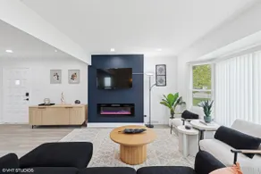 Modern House with Game Room and Pergola - Image 2