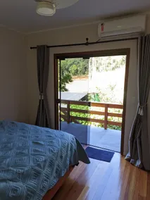 Cozy, with amazing views - Image 3
