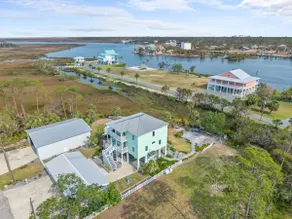 Steinhatchee Oasis- Sleeps 12 with private pool - Image 5
