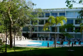 Suite with Private Terrace and Modern Design - Image 4