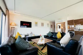 Ocean Heaven – Sea View, Luxury & Art - Image 3