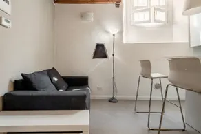 Charming two-room apartment downtown - Image 2