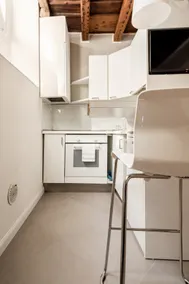 Charming two-room apartment downtown - Image 4