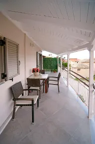 Gogo's Modern House - Image 3