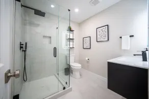 Vista Pines • Updated Modern Stay, Great Location - Image 4
