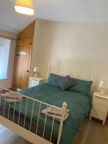 New to airbnb Entire town house in town centre - Image 5