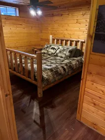 Beautiful, newly renovated log lakefront home - Image 3