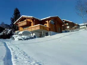 Cozy living studio with infrared sauna and pool - Image 3